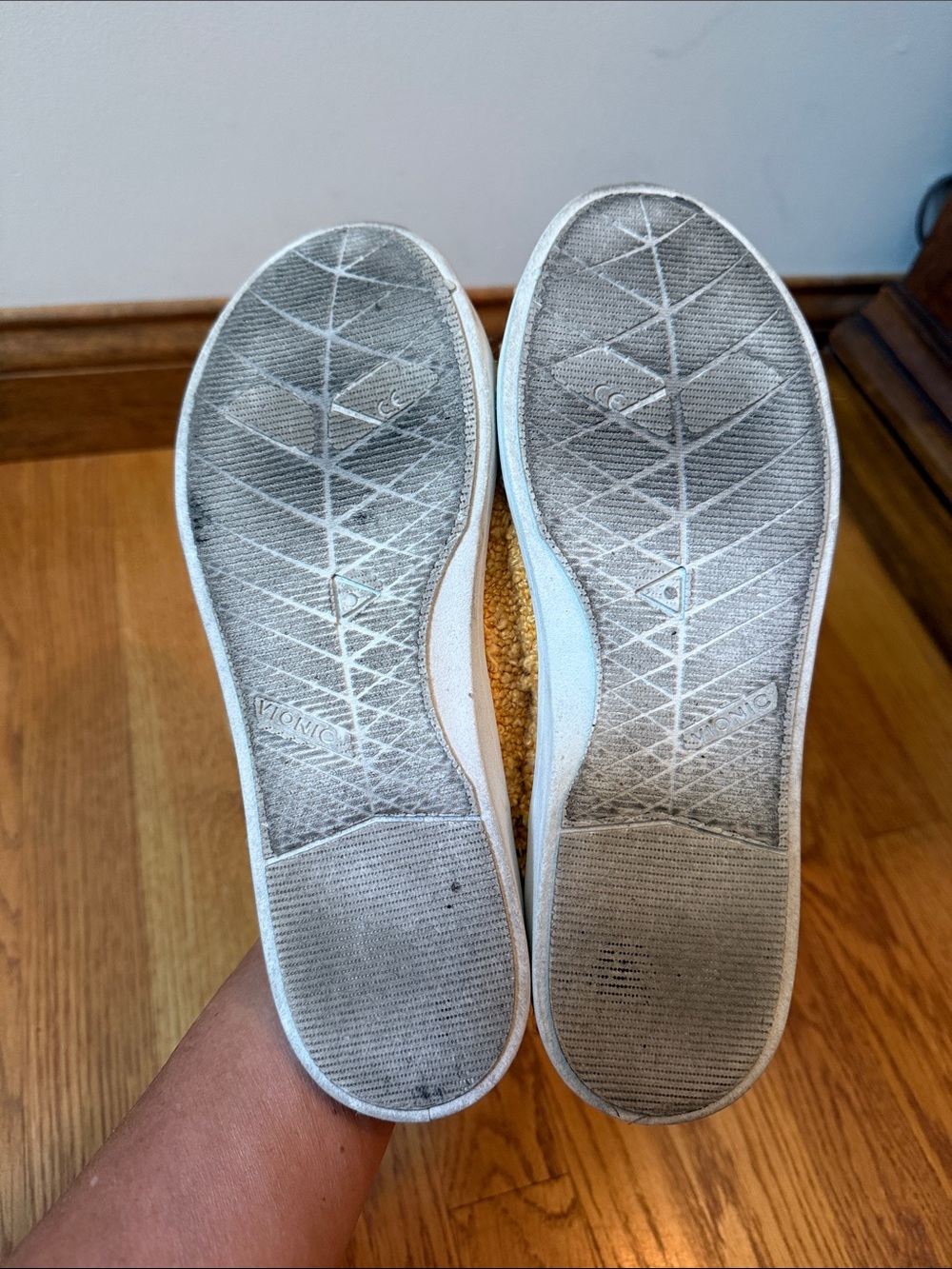 Vionic Beach Pismo Sneakers Orthotic Insole Comfort Yellowish/Blue Women’s Sz 9 - Picture 9 of 10